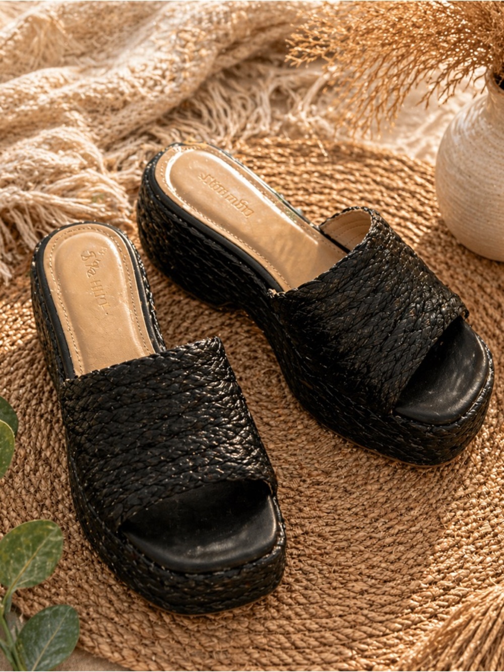Monnevia Raffia Style Platform Sandals Size 7 Black Woven Slide Heels